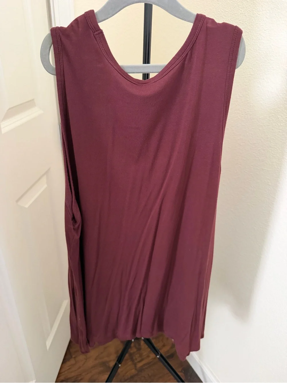 Old Navy Luxe Sleeveless Top – Loaganberry – Women’s Large - Picture 3 of 4